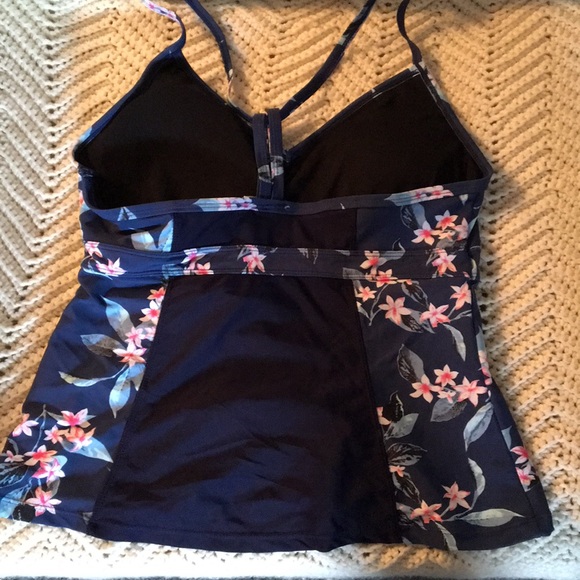 Swimsuit Set - Picture 2 of 6